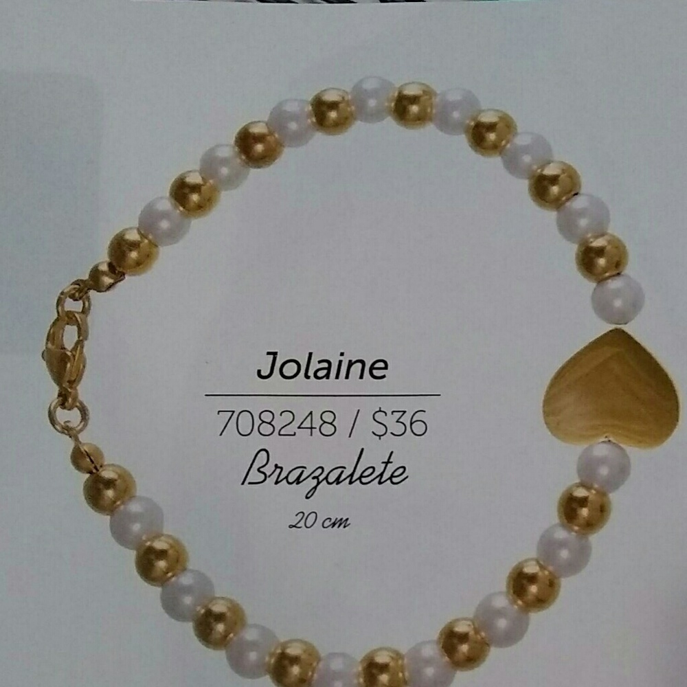 Pearl and gold tone metal bracelet